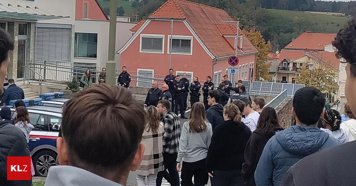 Auf WCTüre Landesberufsschule Eibiswald nach Bombendrohung evakuiert